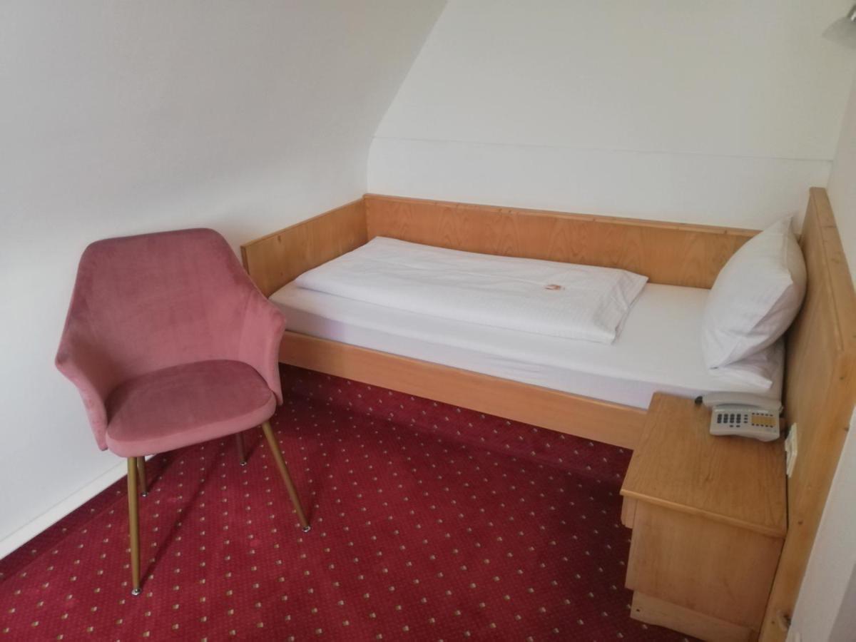 Landhotel Oelmuehle Mombris Exterior photo