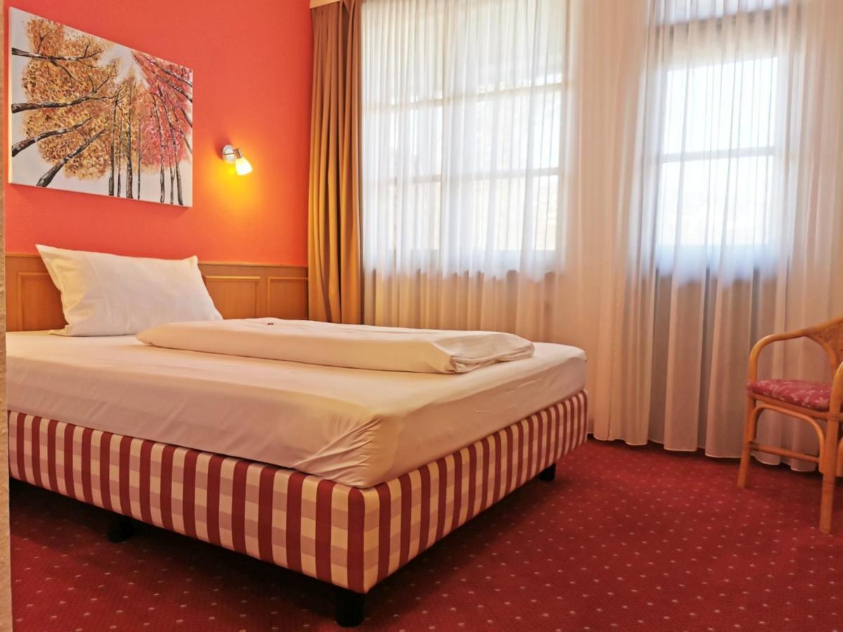 Landhotel Oelmuehle Mombris Exterior photo