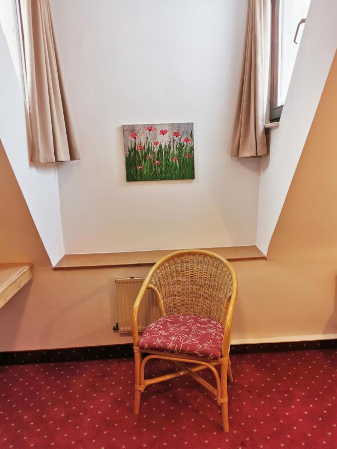 Landhotel Oelmuehle Mombris Exterior photo